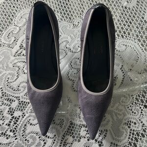 Donald J Pliner, Size 7,5 M, gray light lilac